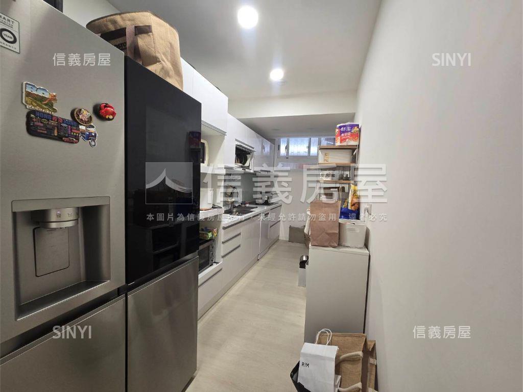 新東街一樓裝潢美邸房屋室內格局與周邊環境