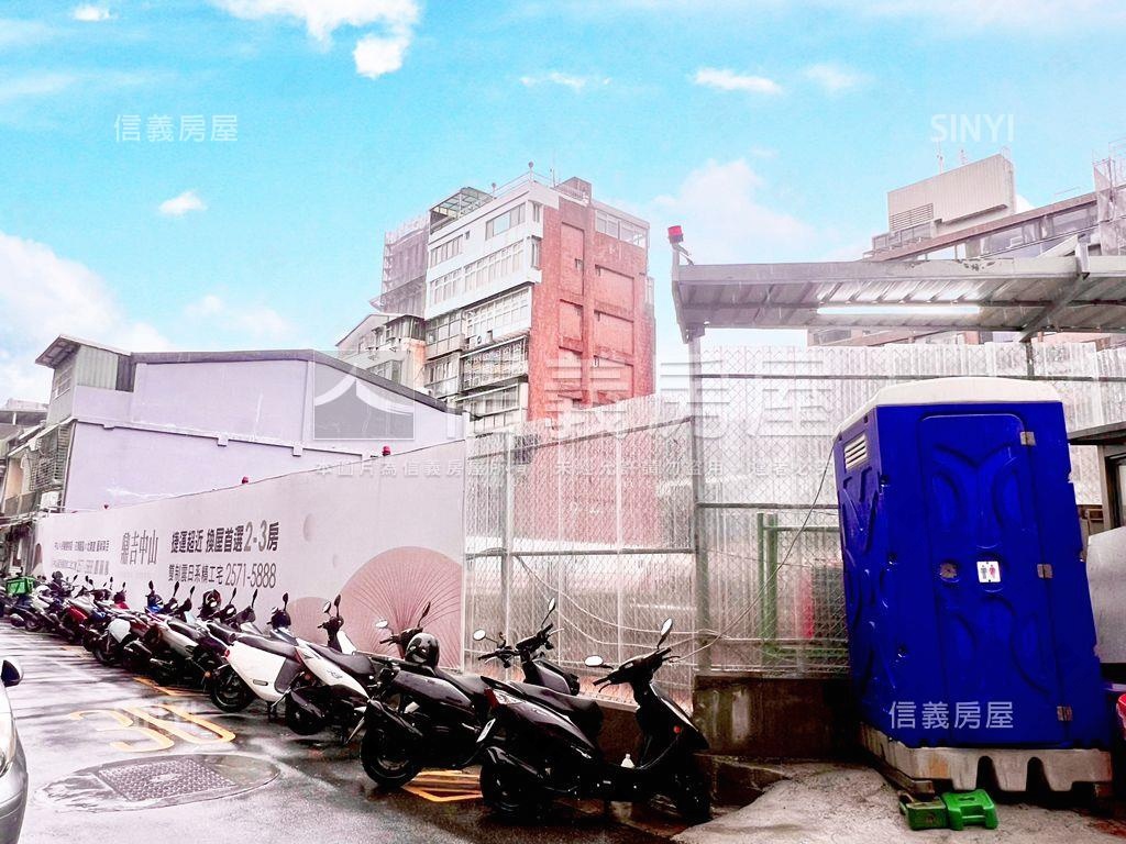 鼎吉中山Ａ８－２Ｆ＋坡平房屋室內格局與周邊環境