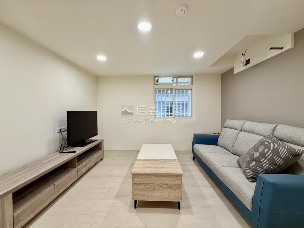 秀朗採光美妝大兩房房屋室內格局與周邊環境