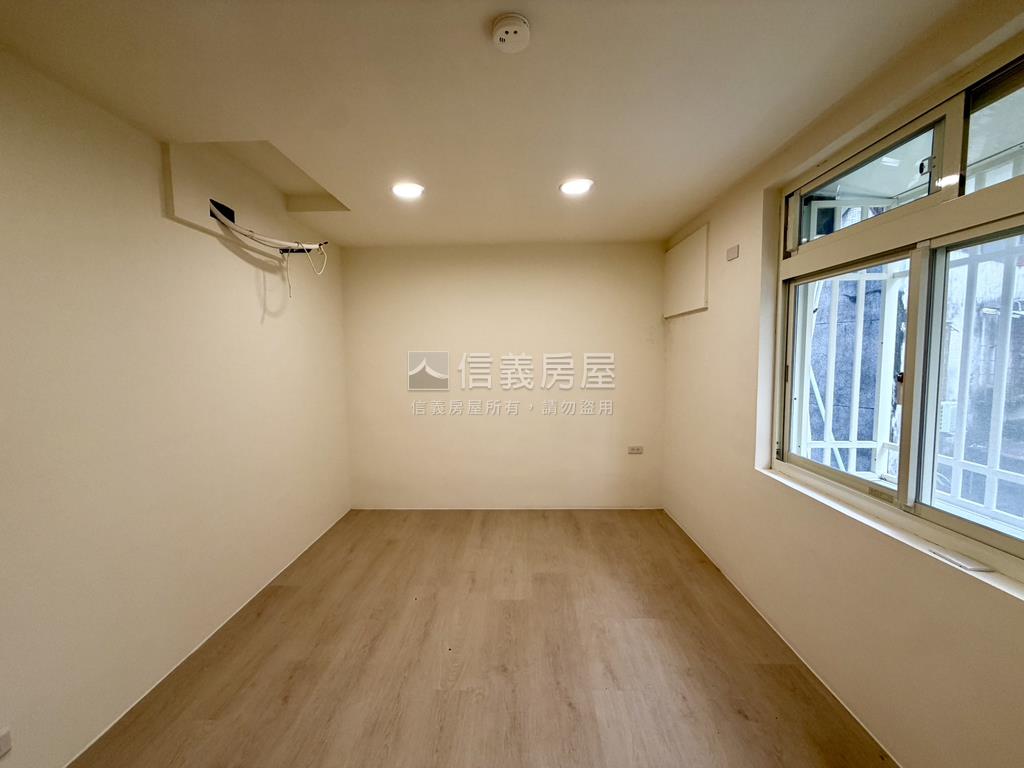 秀朗採光美妝大兩房房屋室內格局與周邊環境