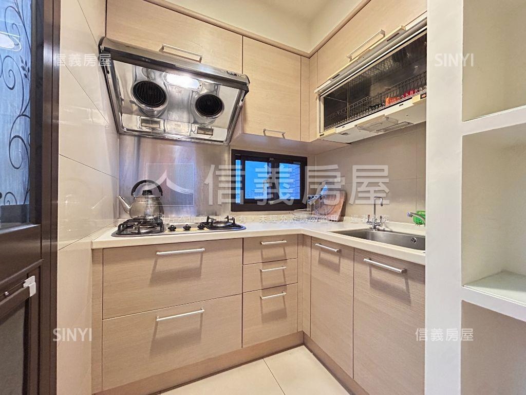 捷運上城高樓美景三房房屋室內格局與周邊環境