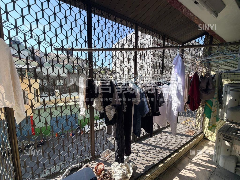 近高醫建工商圈採光四房房屋室內格局與周邊環境