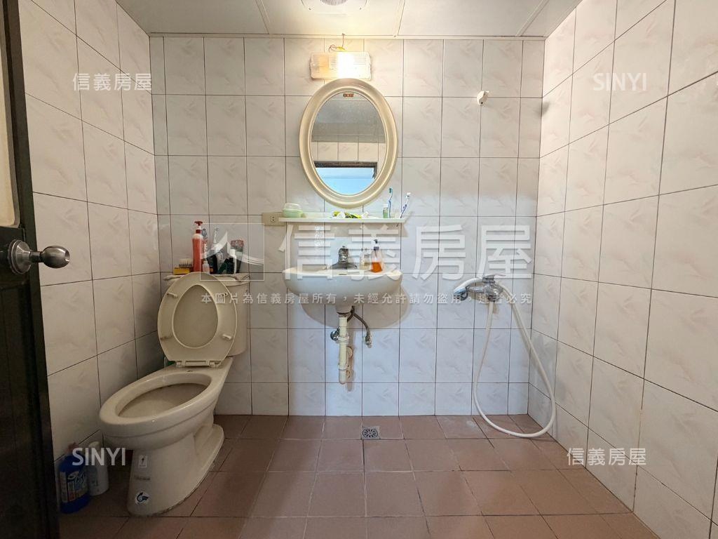 近高醫建工商圈採光四房房屋室內格局與周邊環境