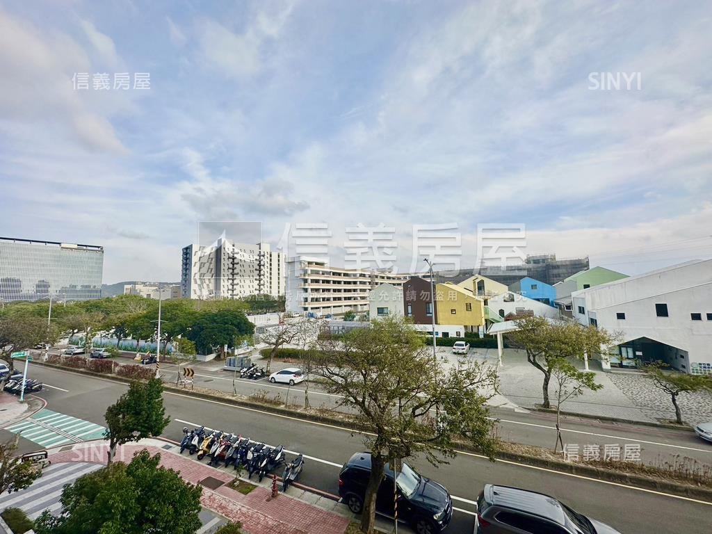 高鐵良茂東南露臺雙車位房屋室內格局與周邊環境