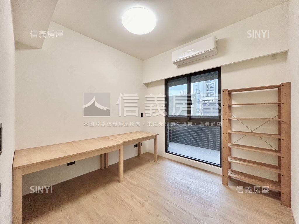 高鐵良茂東南露臺雙車位房屋室內格局與周邊環境