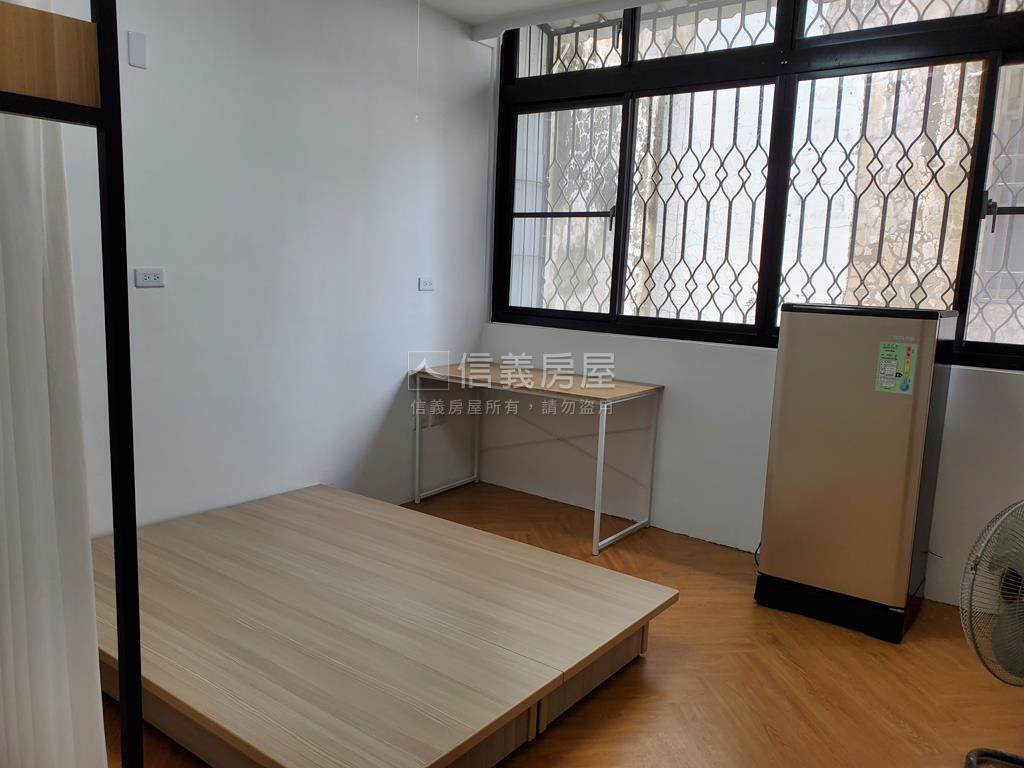 平實營區大坪面寬透天房屋室內格局與周邊環境