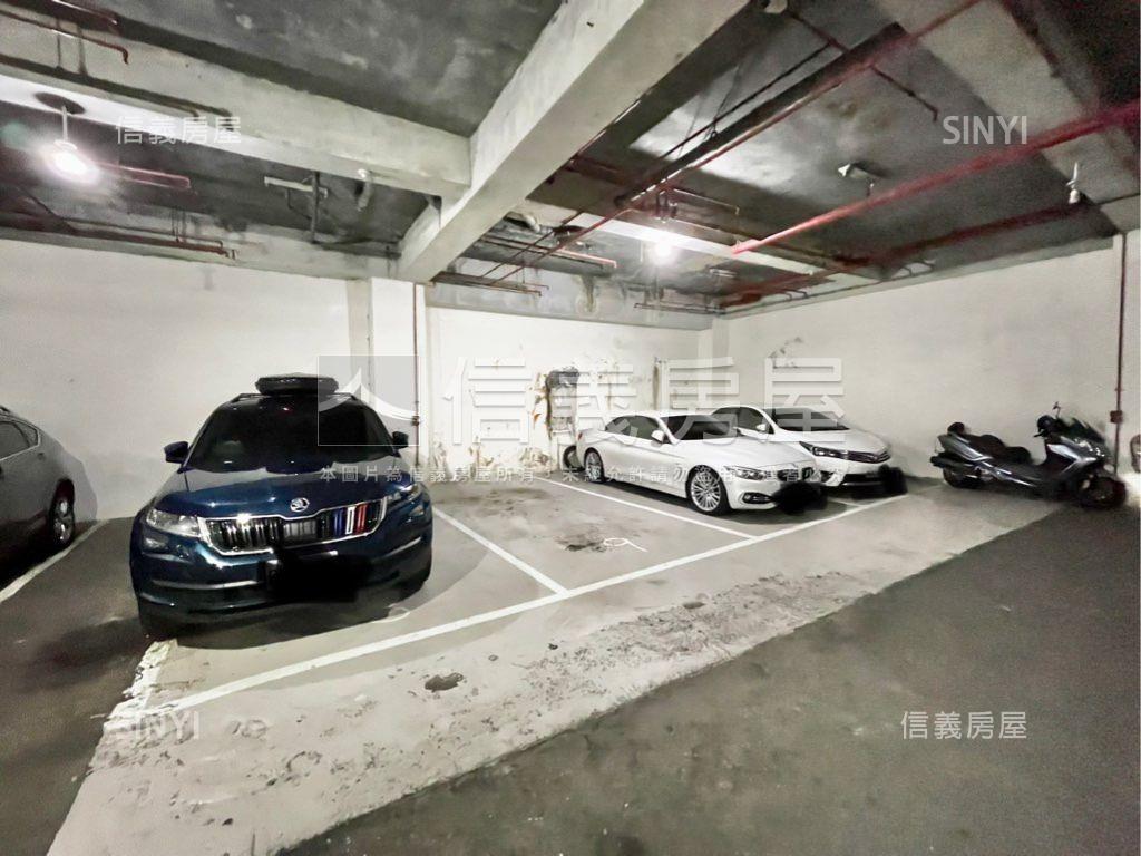 獨立權狀平面車位四個房屋室內格局與周邊環境