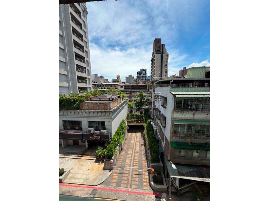 忠孝公園公寓房屋室內格局與周邊環境