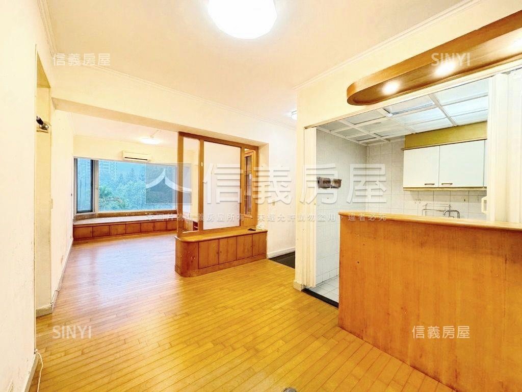 涵煙翠臻品二房房屋室內格局與周邊環境