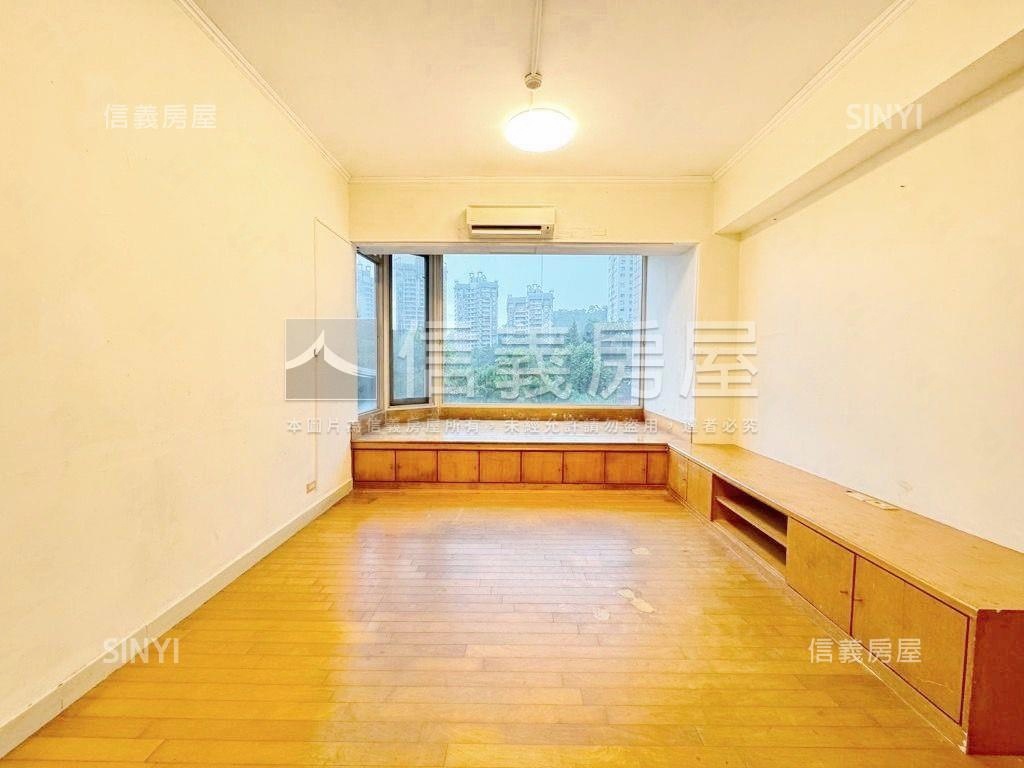 涵煙翠臻品二房房屋室內格局與周邊環境