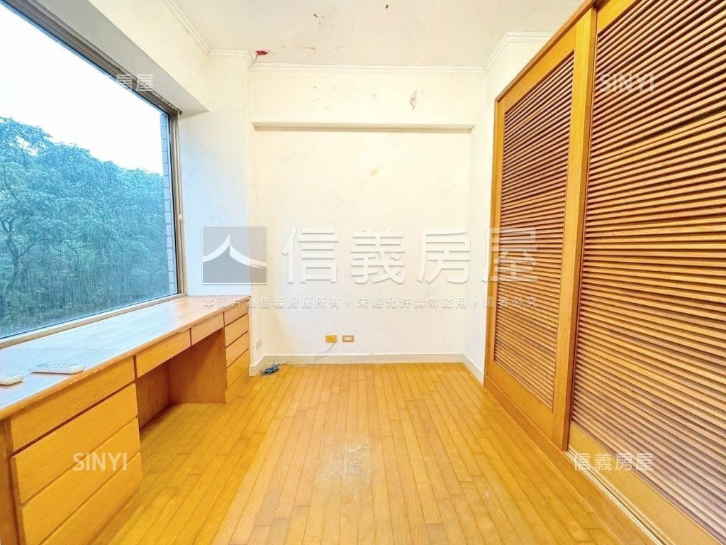 涵煙翠臻品二房房屋室內格局與周邊環境