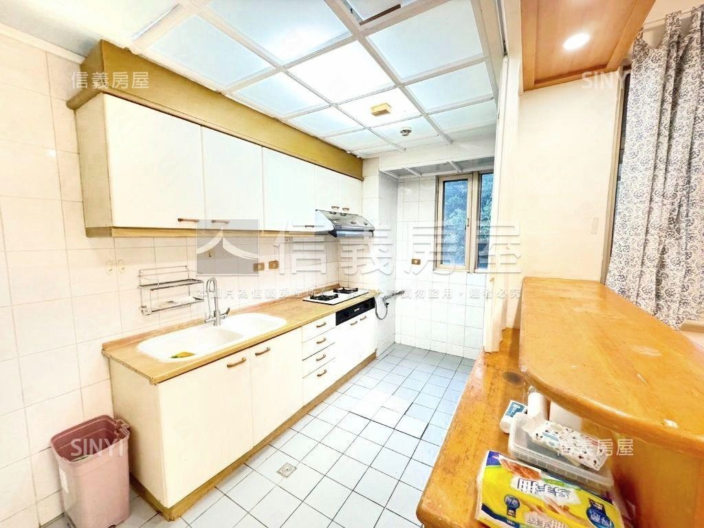 涵煙翠臻品二房房屋室內格局與周邊環境