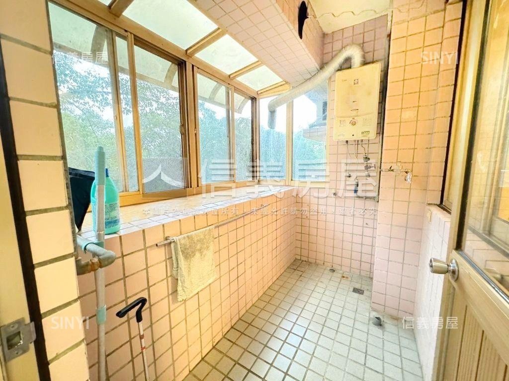 涵煙翠臻品二房房屋室內格局與周邊環境