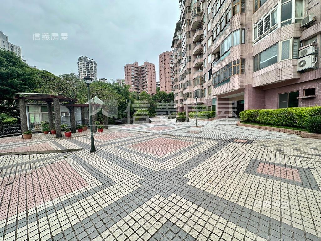 涵煙翠臻品二房房屋室內格局與周邊環境