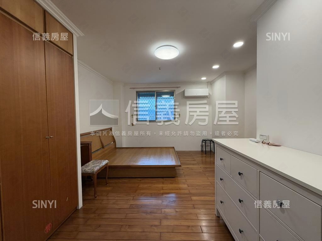 世代名門挑高朝南高樓房屋室內格局與周邊環境