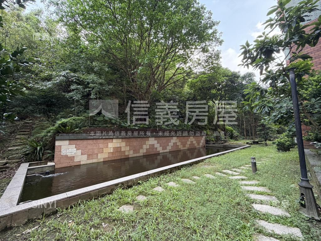 世代名門挑高朝南高樓房屋室內格局與周邊環境