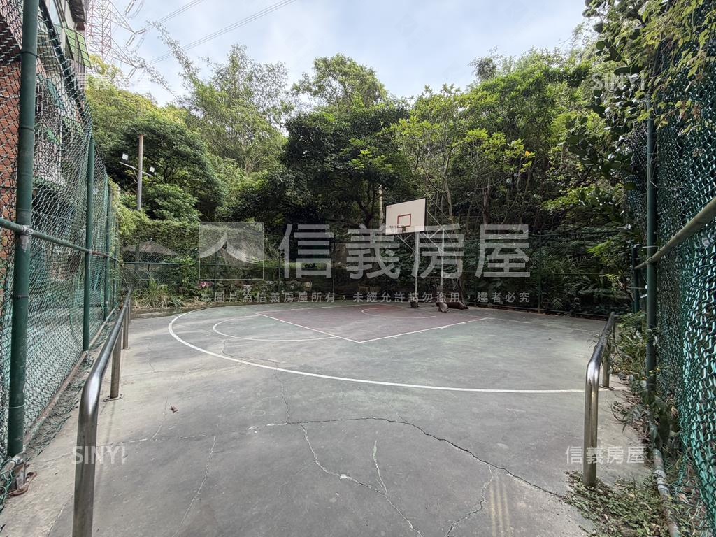 世代名門挑高朝南高樓房屋室內格局與周邊環境