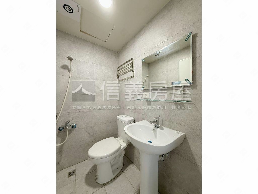 久樘開發得寶名邸附雙車位房屋室內格局與周邊環境