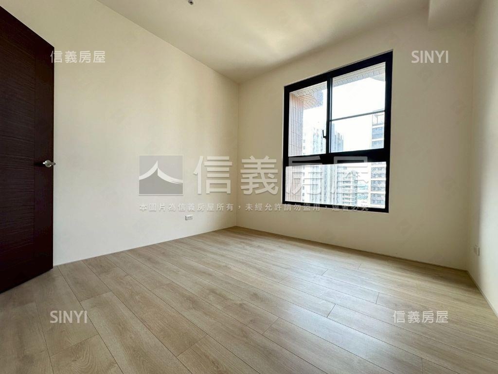 御琚三房雙車位稀有釋出房屋室內格局與周邊環境