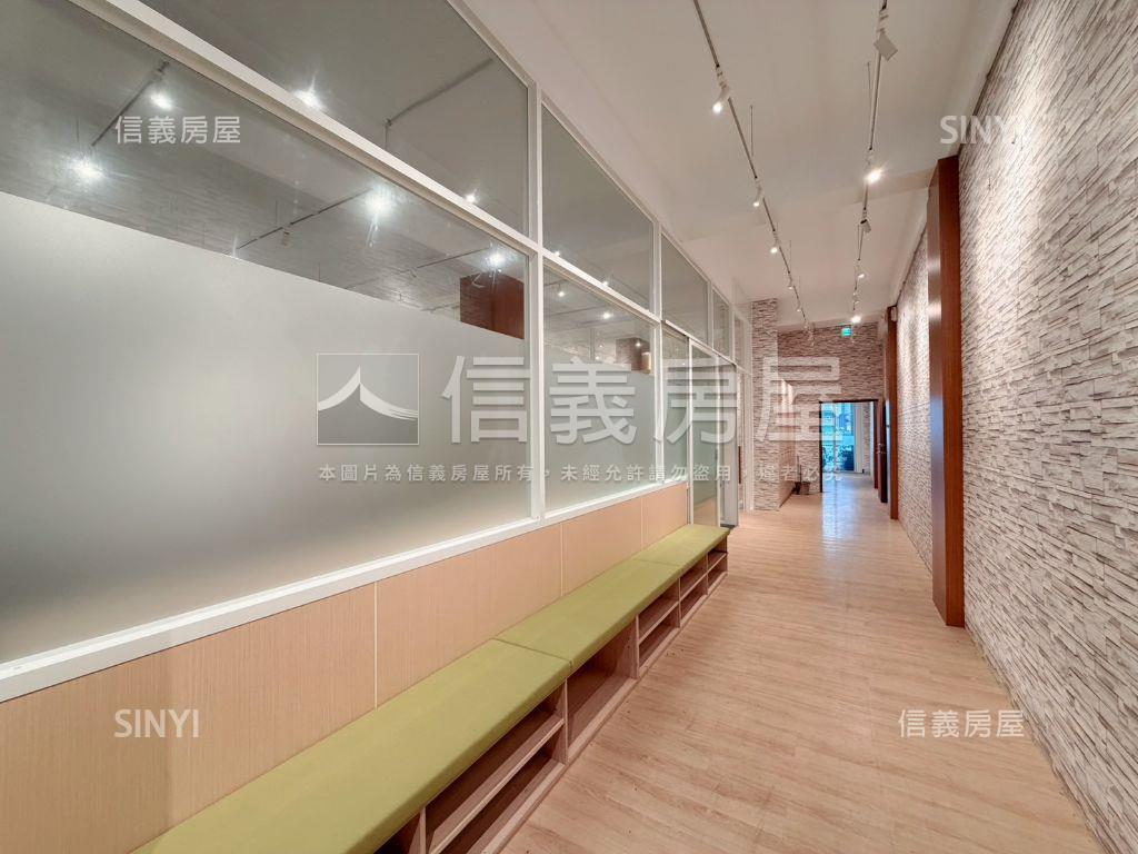 近文華高中捷運賺錢金透店房屋室內格局與周邊環境