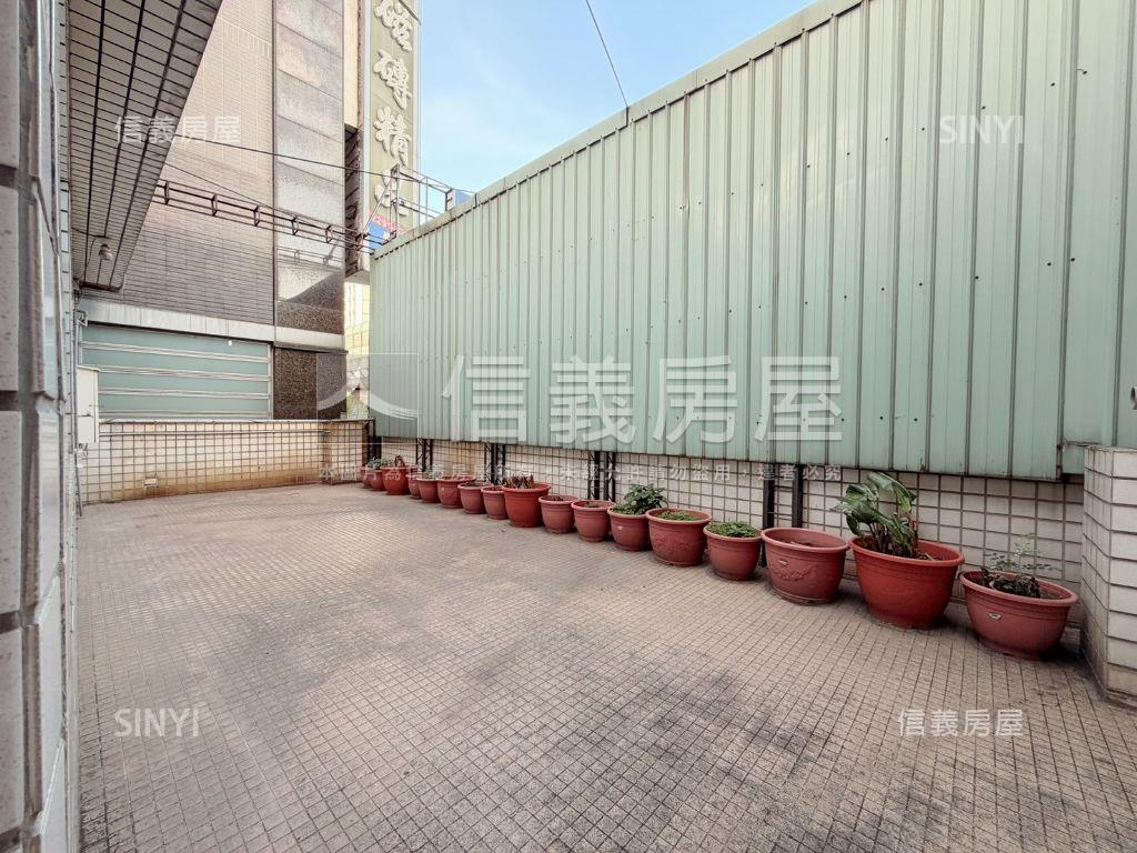 近文華高中捷運賺錢金透店房屋室內格局與周邊環境