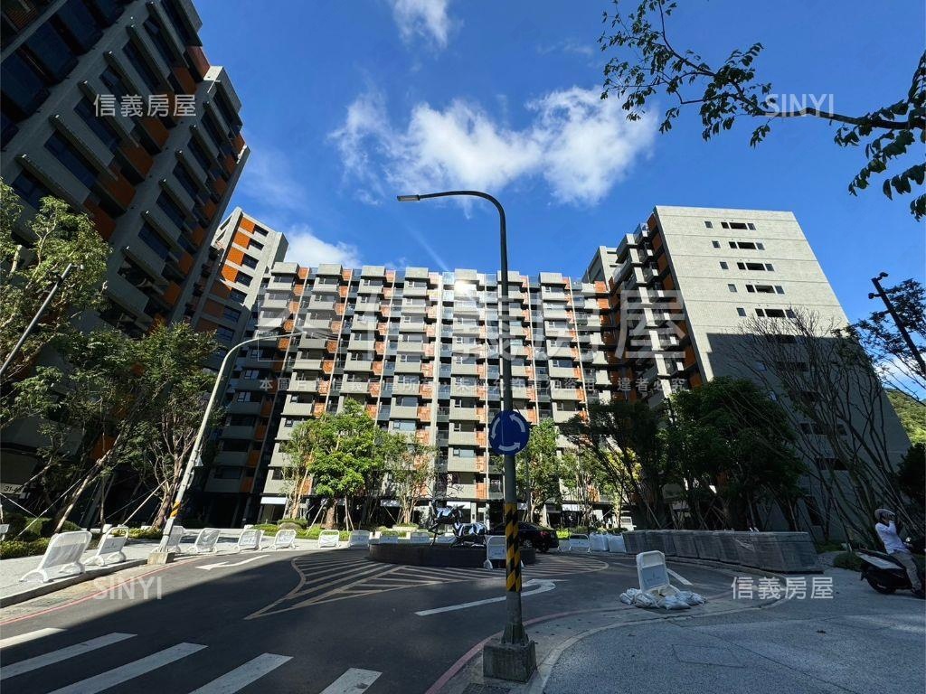 星野沐月２房車位房屋室內格局與周邊環境