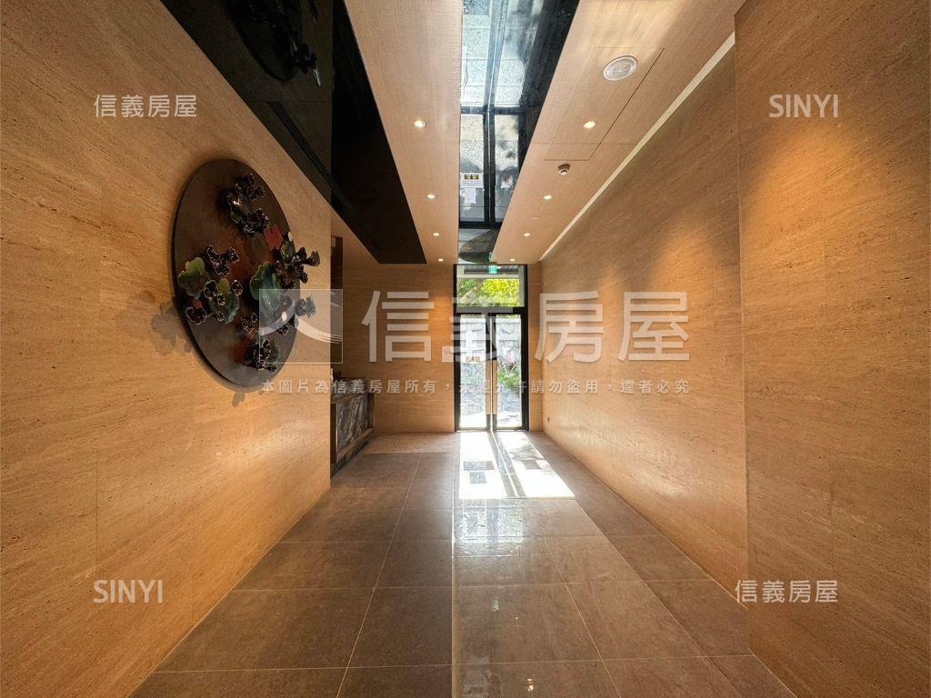 星野沐月２房車位房屋室內格局與周邊環境