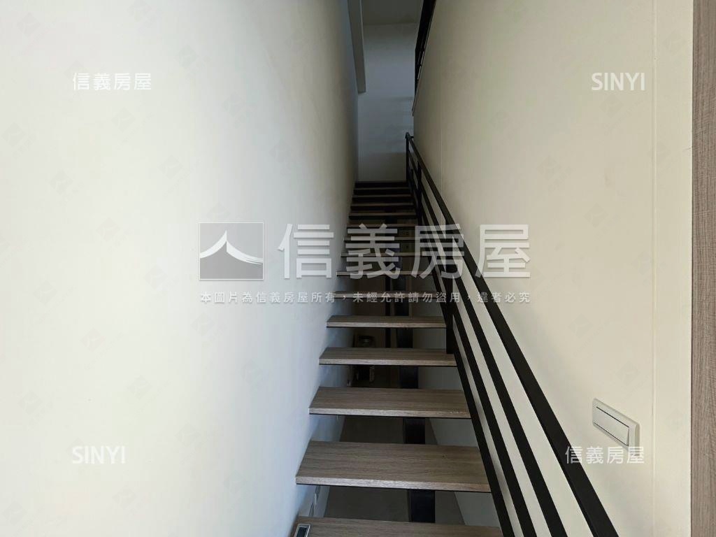 面寬約７米漂亮店面平車房屋室內格局與周邊環境