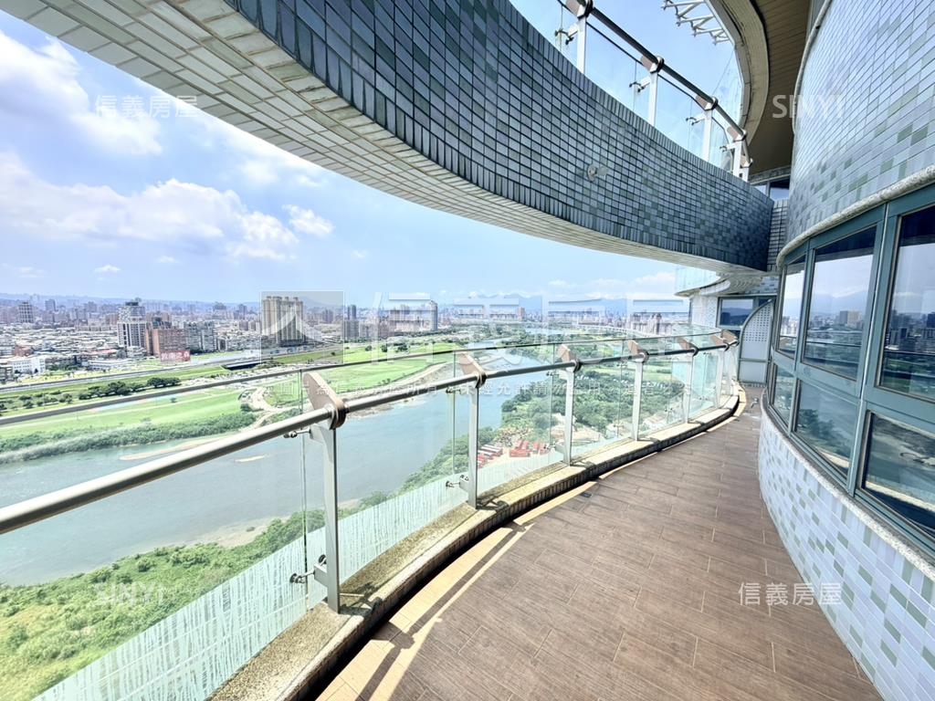 典藏水岸富裔樓中樓雙車位房屋室內格局與周邊環境