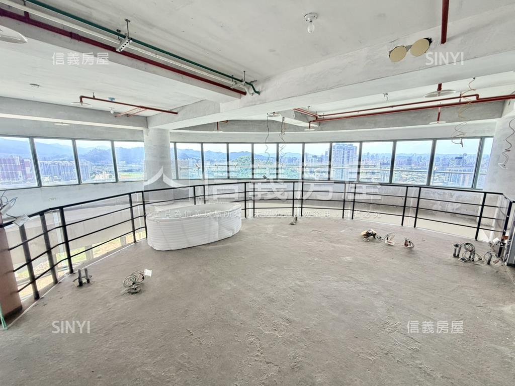 典藏水岸富裔樓中樓雙車位房屋室內格局與周邊環境