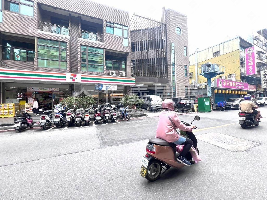 八德街邊間店面房屋室內格局與周邊環境