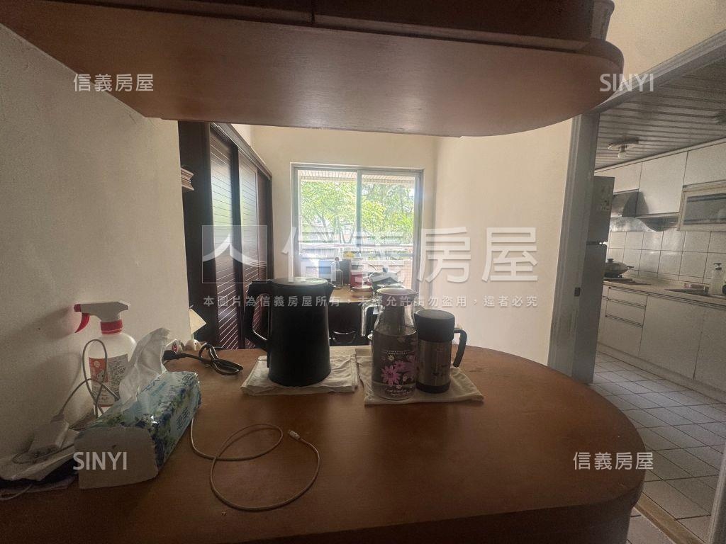 康詩稀有面中庭雙車位房屋室內格局與周邊環境