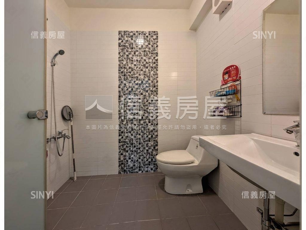 駕入美寓˙一樓質感車庫宅房屋室內格局與周邊環境