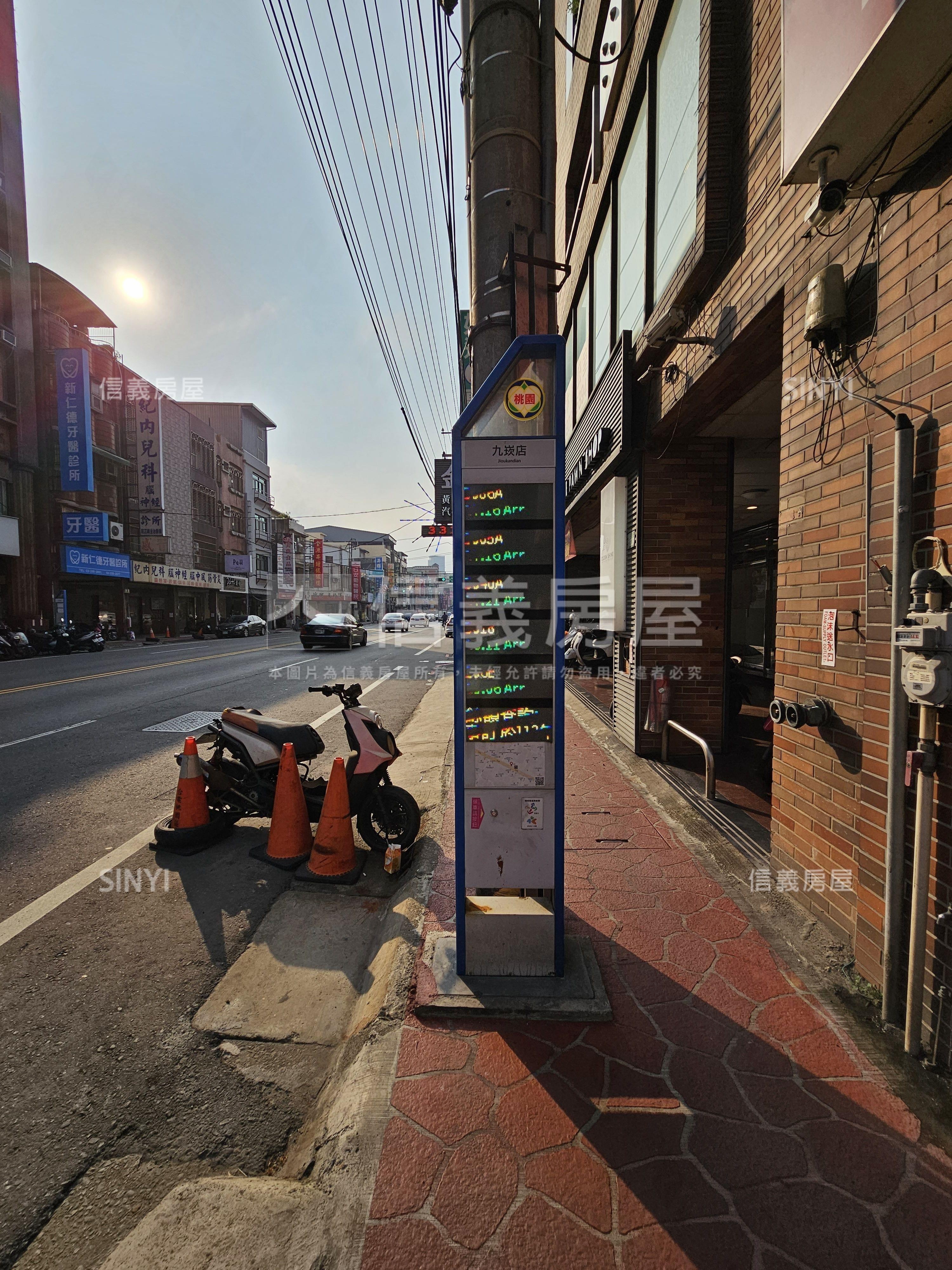 正永安路4房車位華廈房屋室內格局與周邊環境