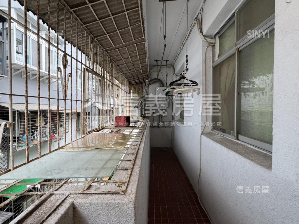 內湖國泰公寓三房房屋室內格局與周邊環境