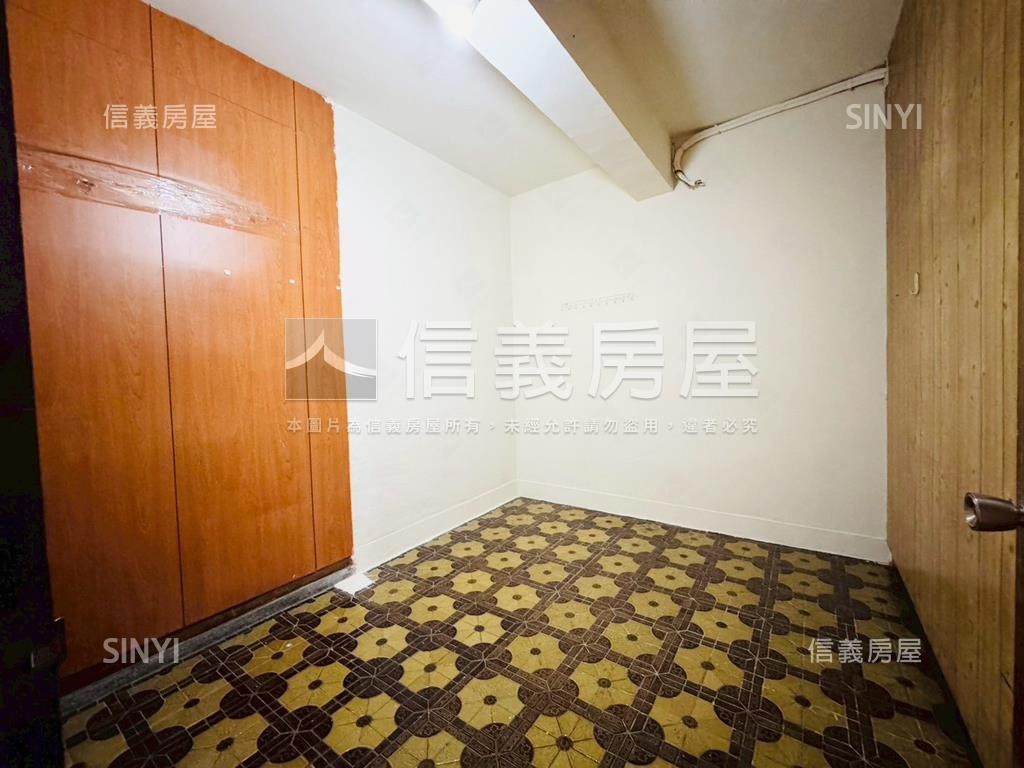 學區旁邊間４樓房屋室內格局與周邊環境
