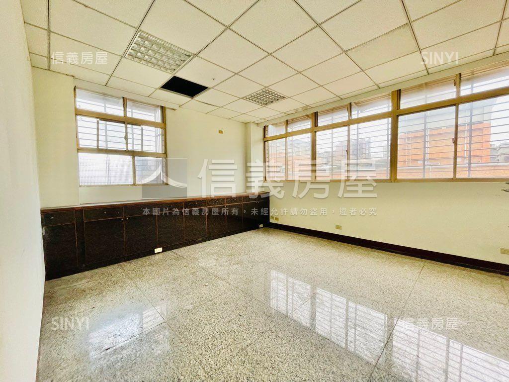 新站御庭頂級霸氣商辦房屋室內格局與周邊環境