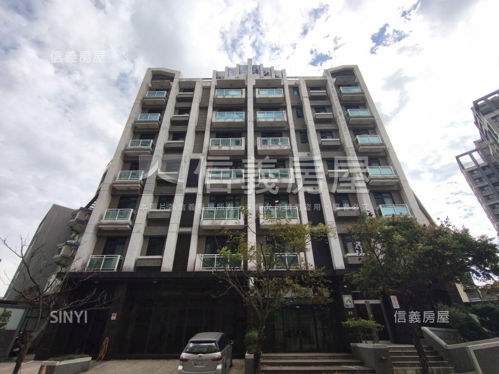 青埔Ａ１８稀有頂樓華廈房屋室內格局與周邊環境