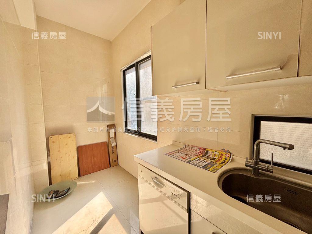 中醫商圈約５米面寬美店面房屋室內格局與周邊環境