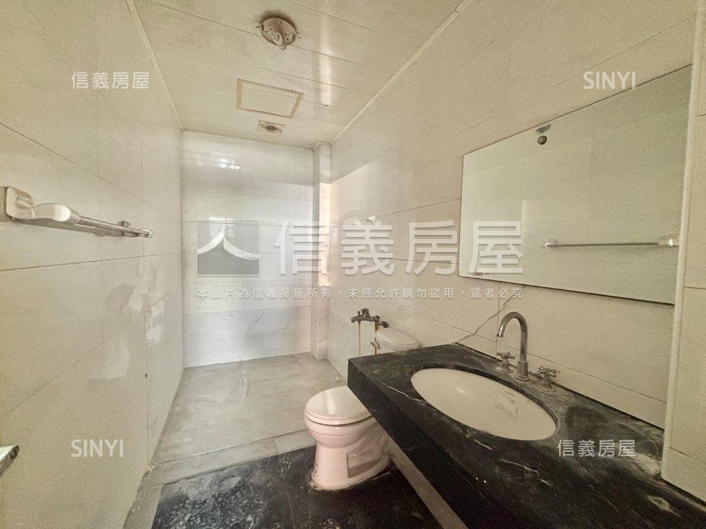 中醫商圈約５米面寬美店面房屋室內格局與周邊環境