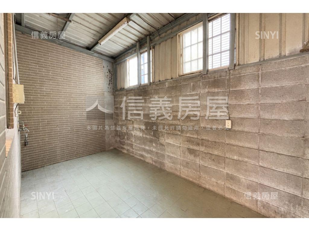 中醫商圈約５米面寬美店面房屋室內格局與周邊環境