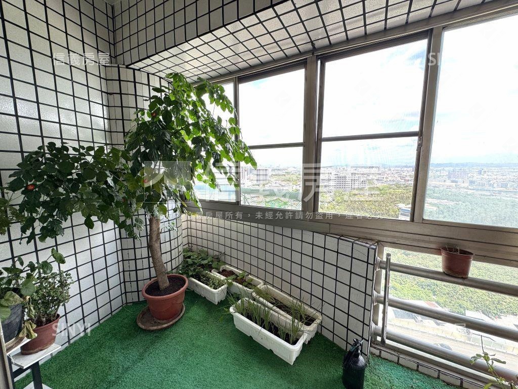 近文藻高樓景觀大４房車位房屋室內格局與周邊環境