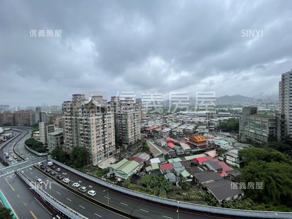 羅馬裝潢景觀大戶房屋室內格局與周邊環境