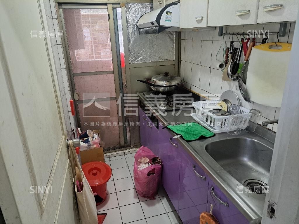 名揚四海電梯３房房屋室內格局與周邊環境