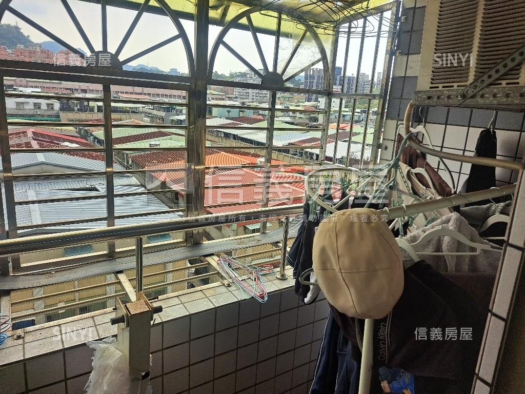 名揚四海電梯３房房屋室內格局與周邊環境