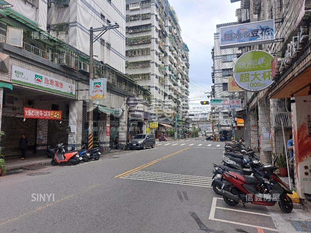 名揚四海電梯３房房屋室內格局與周邊環境