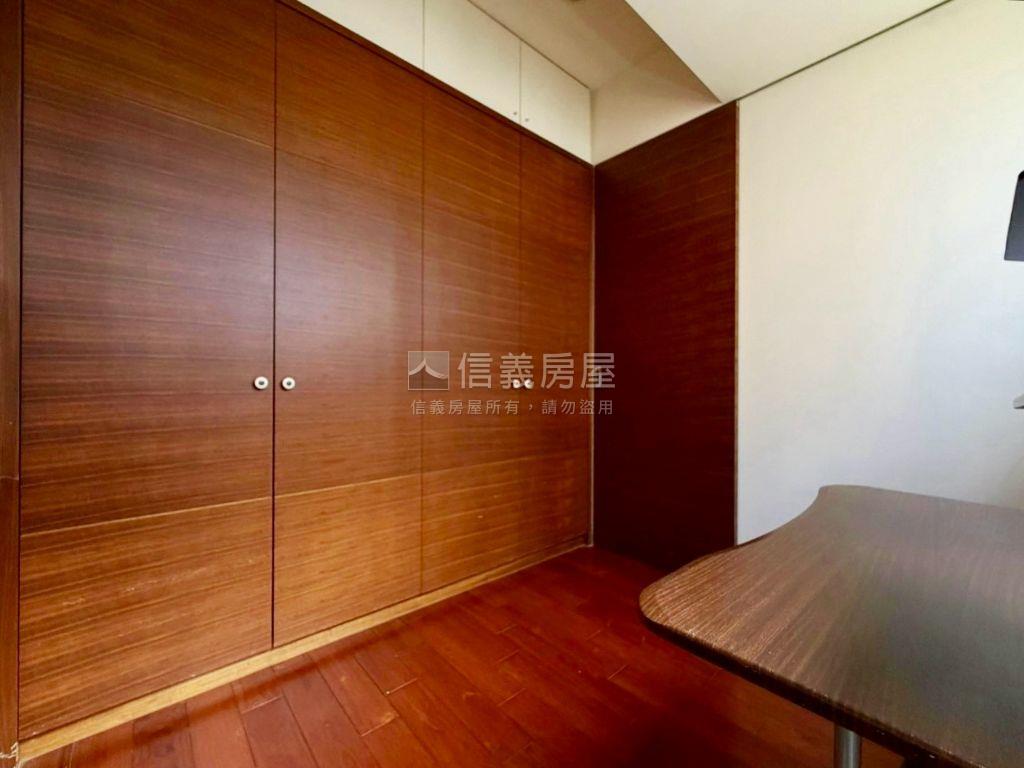 威京一期高樓尊榮主人宅房屋室內格局與周邊環境