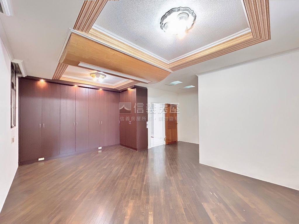 Ａ８專任華廈大空間美屋房屋室內格局與周邊環境