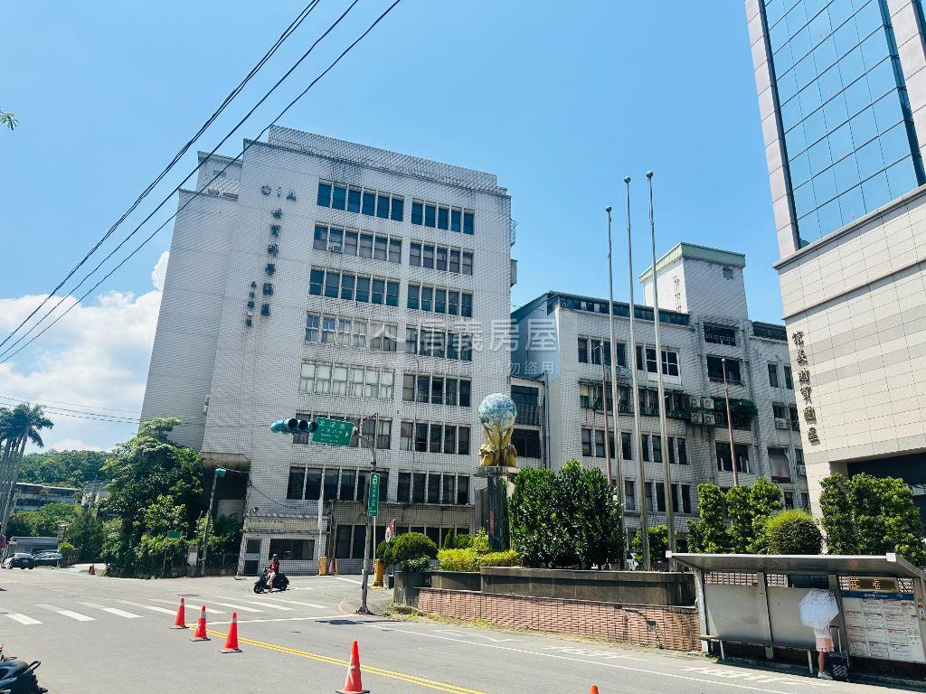 信義財貿中心園區舒適廠辦房屋室內格局與周邊環境
