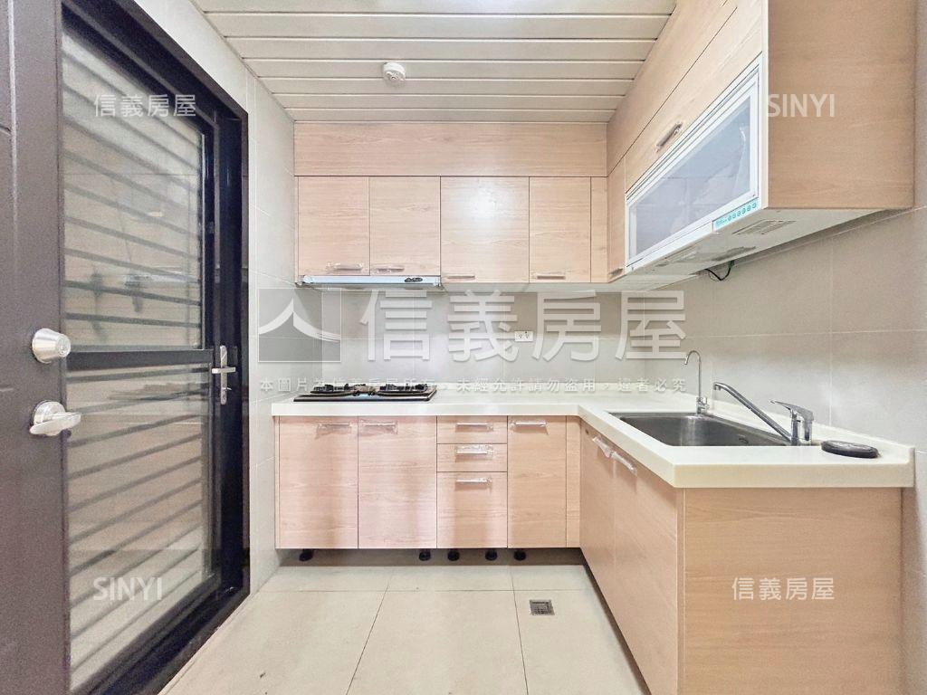 推！觀露臺名軒四房雙車位房屋室內格局與周邊環境